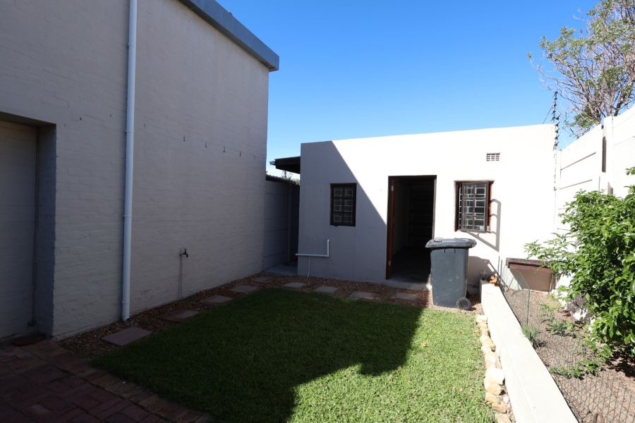 To Let 2 Bedroom Property for Rent in Table View Western Cape